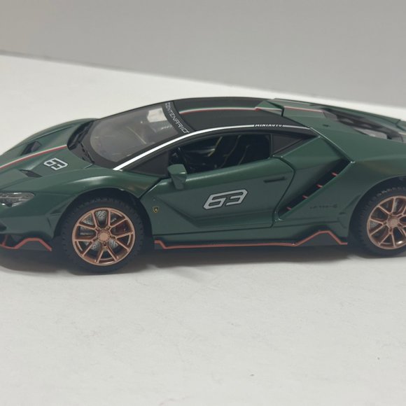 1:24 Lamborghini Centenario Diecast With Headlight & Taillight LED Matt Green - Picture 3 of 11